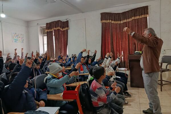 توانمندسازی یاورمربیان پسر مقطع ابتدایی در ناحیه چهار شیراز 