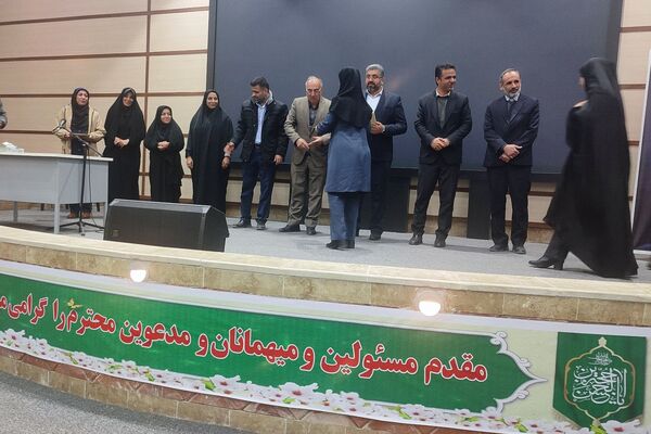 درخشش خلاقیت دانش آموزان قدسی در نمایشگاه دستاوردهای فناورانه و پژوهشی