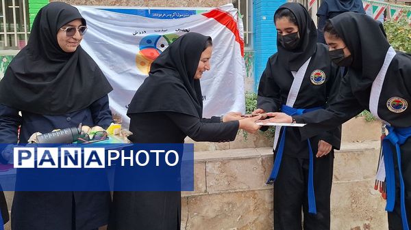 المپیاد ورزشی درون مدرسه‌ای در دبیرستان فاطمیه‌ ناحیه یک کرج