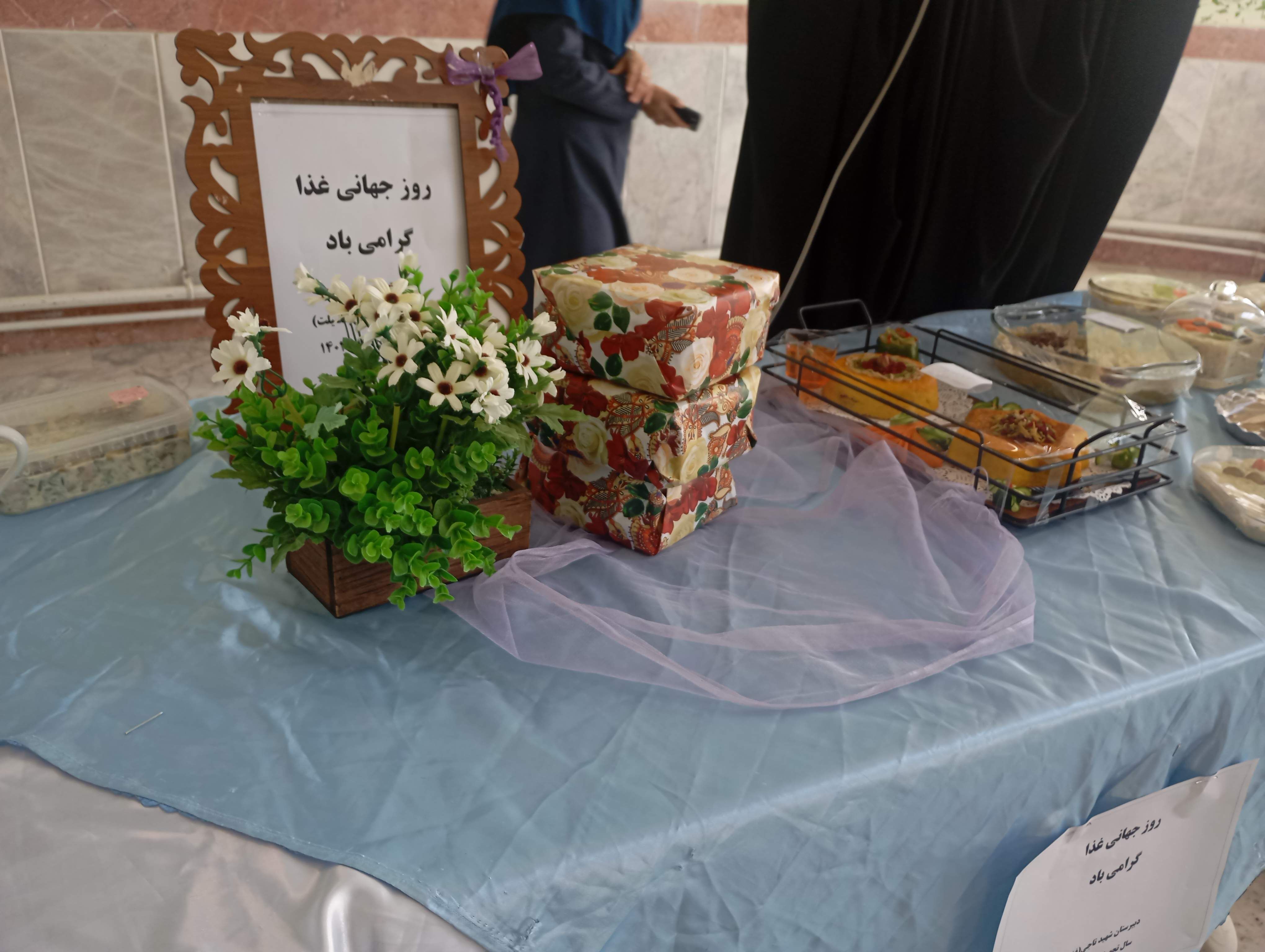جشنواره غذا دبیرستان شهید تاجی(فضلیت)