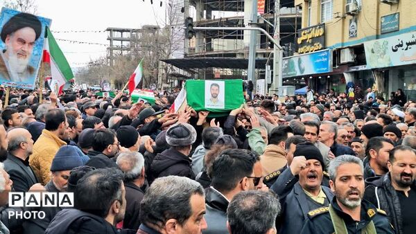 تشییع پیکر مطهر پنج شهید مدافع وطن اهل مرند در دریای خروشان مشتاقان شهادت 