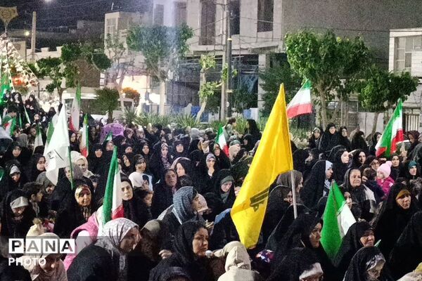قیامدشت در قاب نور و باران؛ روایت تصویری از حال و هوای وصف ناپذیر این شب های شهر قیامدشت