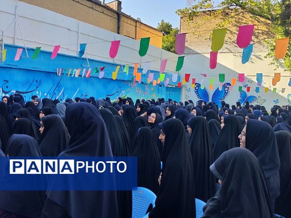 نواختن زنگ مهر سال تحصیلی۱۴۰۴-۱۴۰۳ در ناحیه ۲ مشهد