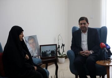 ابلاغ پیام قدردانی مقام معظم رهبری به خانواده دانشمند شهید فریدون عباسی