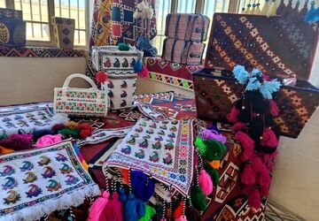 افتتاح نمایشگاه هنر وصنایع دستی  ،محصولات خانگی در آباده