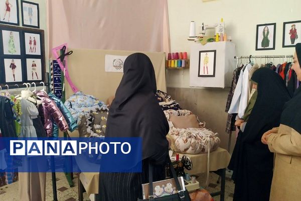 برگزاری جشنواره هفته مشاغل در هنرستان کوثر قیامدشت ری یک