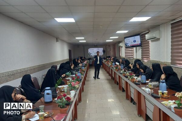 توانمندسازی مشاوران مدارس، گامی برای هدایت تحصیلی استاندارد در آموزش و پرورش قرچک