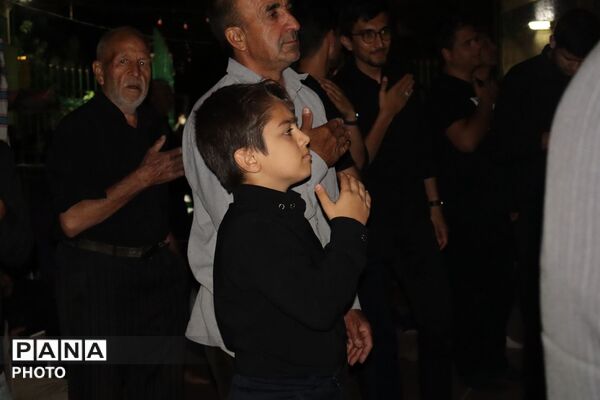آیین عزاداری شب پنجم محرم در مسجد شیرزاد
