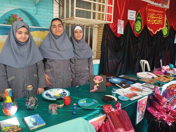 برگزاری رویداد "هفته ماها" در دبیرستان پاینده اهواز