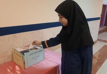  انتخابات همیار مشاور و برپایی نمایشگاه در مرکز استعدادهای درخشان شهدای مدافع حرم شهرستان ملارد