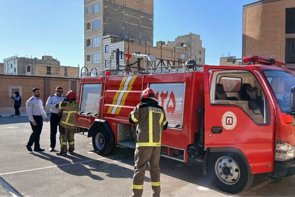 مراسم پدافند غیرعامل در دبیرستان بشارت بهارستان‌دو 