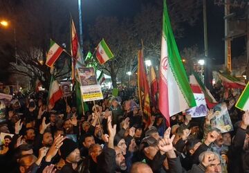 حضور پرشور ملت غیور در راهپیمایی شب چهارشنبه سوری 