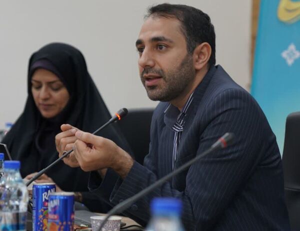 نشست خبری مدیرکل نوسازی مدارس استان اصفهان با دانش آموز خبرنگاران پانا