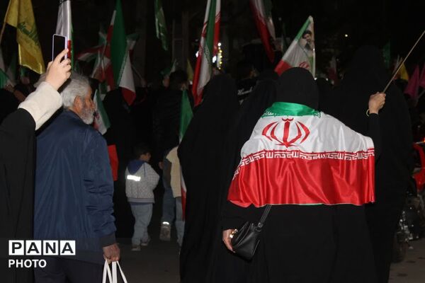 تشییع پیکر پاک جانباز سرافراز دفاع مقدس شهید حسن برزو در چهل و یکمین خروش شبانه مردم رجایی شهر کرج