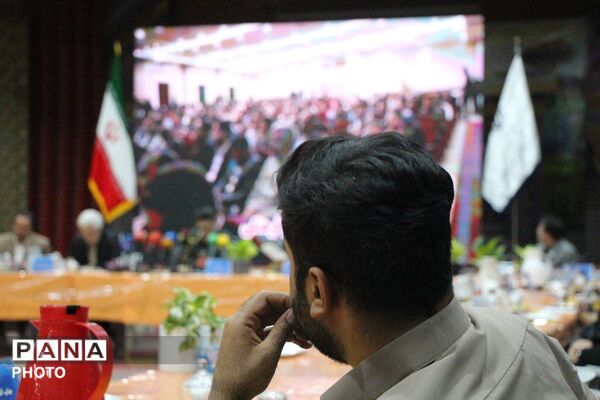 نشست صمیمی مدیرکل آموزش و پرورش خراسان رضوی با اصحاب رسانه و معلمین رسانه ای