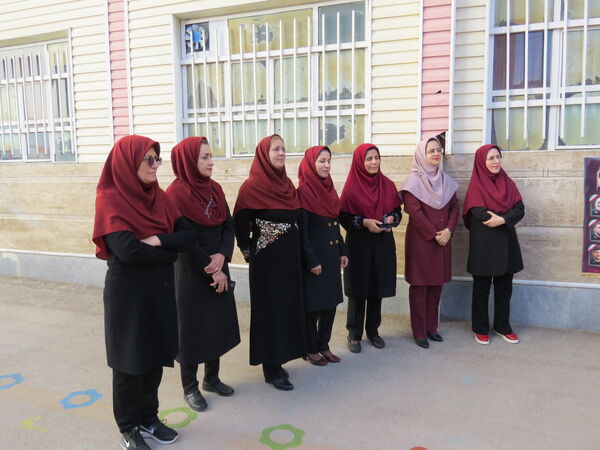 جشن شکوفه ها مدرسه ۱۷شهریور