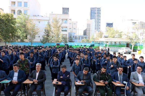آیین بازگشایی مدارس و نواختن زنگ مهر ایثار و شهادت در ناحیه ۶ مشهد 