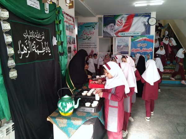مراسم یادبود بانوی دو عالم حضرت فاطمه (س) در مدارس بروجرد 