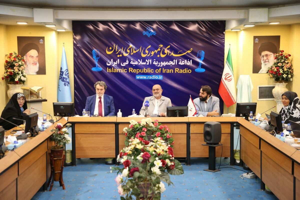 زن ایرانی در تاریخ همواره تدبیرگر بوده است/دشمنان با محوریت زن به جنگ فرهنگی آمده‌اند