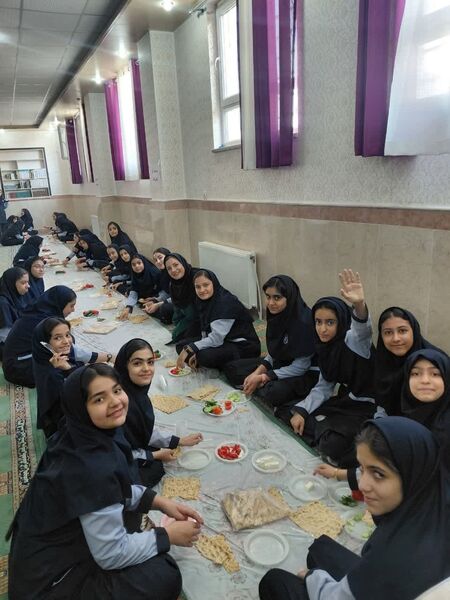 مراسم روز جهانی غذا در دبیرستان فرزانگان دکتر شاهی