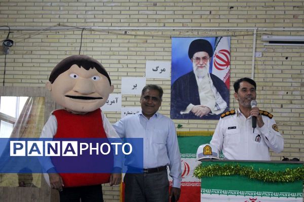 کارگاه آموزشی راهنمای رانندگی در مدرسه شاهد بندرعباس 