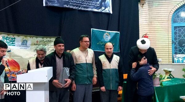 مراسم سوگواری قائد امت در مسجد امام هادی(ع) شهرک منظریه