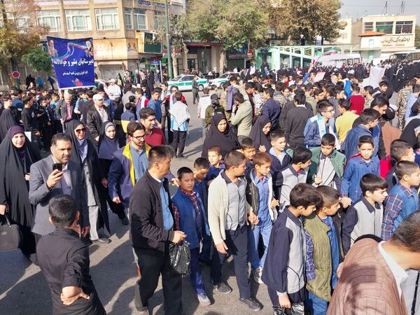 راهپیمایی 13آبان در میدان بسیج مشهد