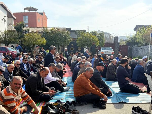 اقامه نماز عید فطر در ایزدشهر