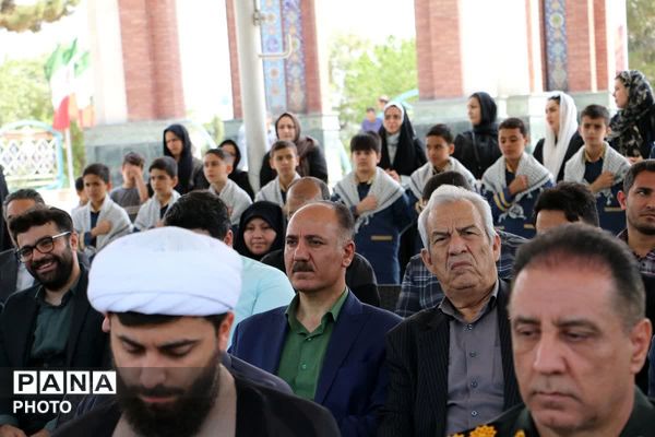 گرامی داشت مقام معلم و آئین گلباران مزار شهدای گمنام