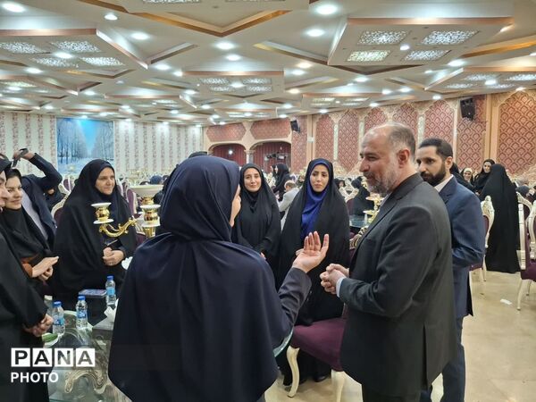  مدیران ابتدایی و مسئولان منطقه ۴ به استقبال سال تحصیلی رفتند