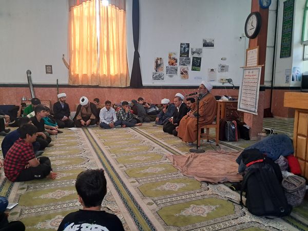 مراسم اعتکاف پسران در مسجد موسی بن جعفر آشخانه 