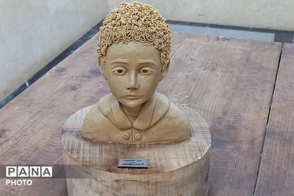 ردپایی از نقش و نگار در نمایشگاه دائمی شهرداری قرچک با آثار جشنواره دانش‌آموزی فرهنگی- هنری فردا