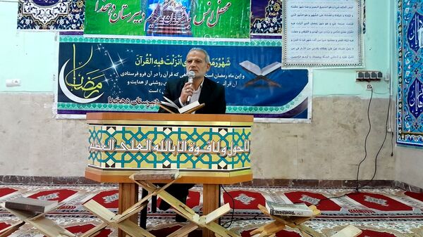 مراسم افطاری در دبیرستان دهخدا ناحیه یک کرج 