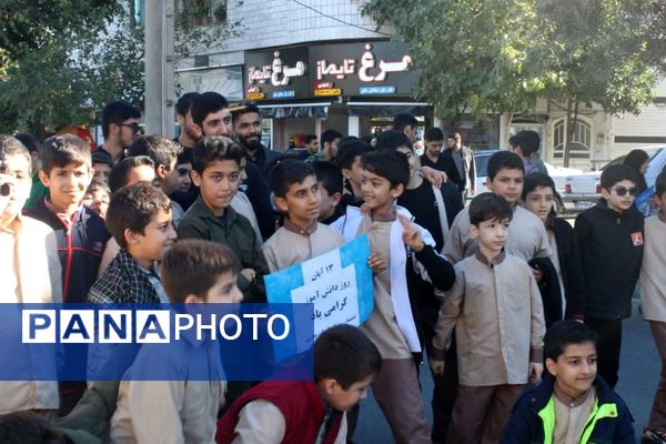 خروش دانش‌آموزان گرگانی در روز حماسه و بصیرت