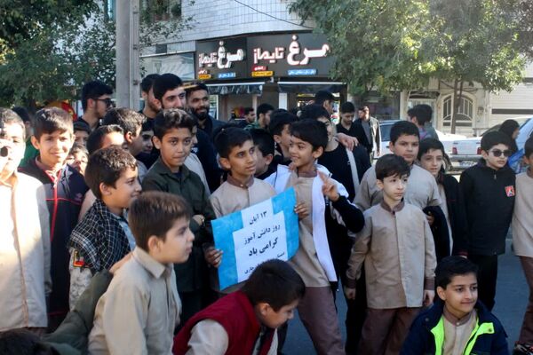 خروش دانش‌آموزان گرگانی در روز حماسه و بصیرت