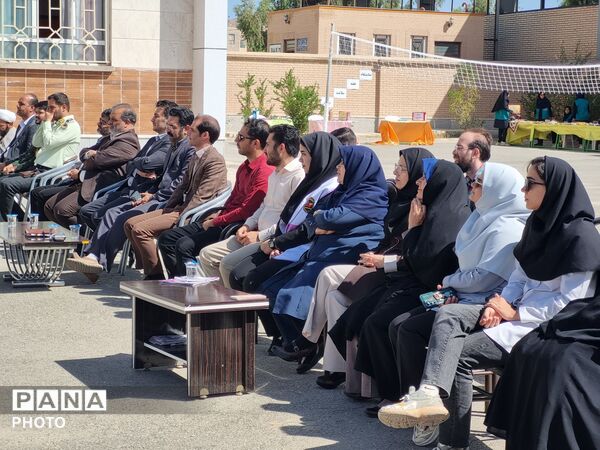 انتخابات همیاران مشاور در دبیرستان دخترانه خاندان فریدی