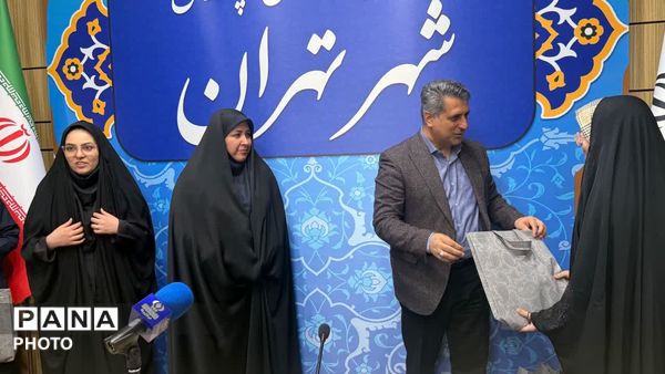 تقدیر از دانش‌آموزخبرنگاران، نمایندگان مجلس و مجامع دانش‌آموزی در نشست گفت‌وگوی بین‌نسلی تهران