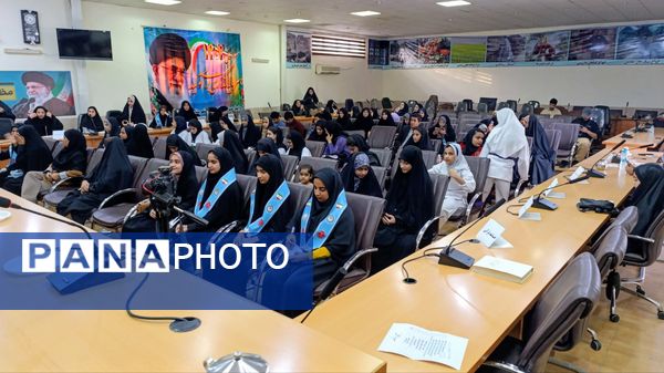 نشست هم‌اندیشی نسل نو با فرماندار شهرستان عنبرآباد