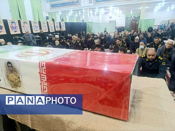  مراسم وداع با پیکر شهید جواد حسن زاده در مسجد امام علی(ع)