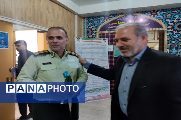 دیدار مدیرکل آموزش وپرورش اردبیل با فرمانده نیروی انتظامی استان 