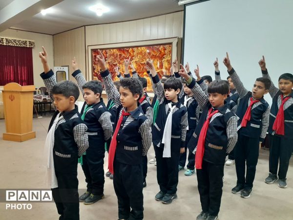 جشنواره سرود منطقه میمه؛ نمایش همدلی و شور دانش‌آموزی در خانه معلم