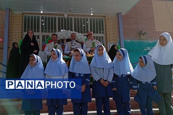 حضور خادمین امام رضا (ع) در دبستان دخترانه آیین روشن