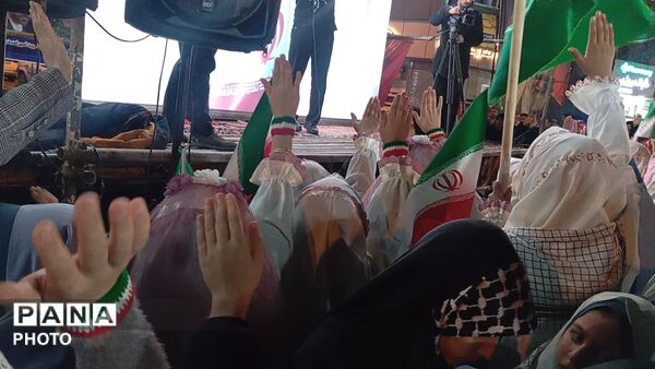 اجتماع باشکوه دختران و بانوان شهرستان قروه 