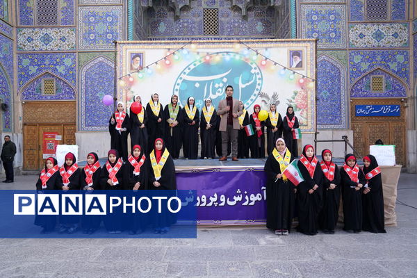 بازدید مدیرکل آموزش و پرورش از غرفه اداره‌کل نوسازی مدارس استان اصفهان در راهپیمایی 22 بهمن