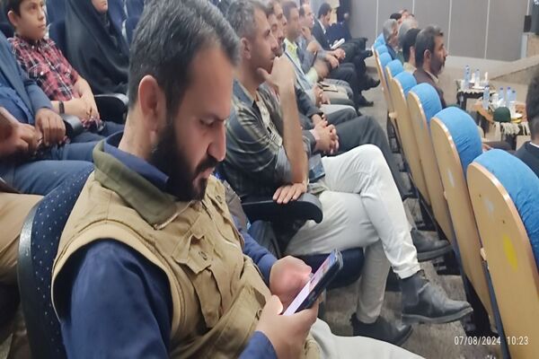 آیین تجلیل از خبرنگاران و فعالان عرصه رسانه در سینما هنر یاسوج