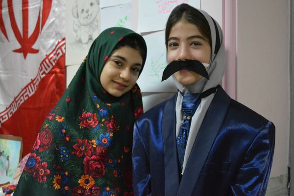 افتتاحیه طرح  «ایرانمون» در مدرسه شهدای گمنام بهارستان‌دو