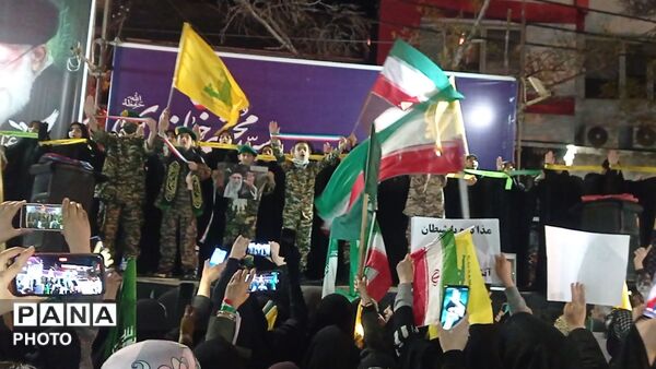 اجتماع عظیم مردم ملایر در اعلام همبستگی و انزجار از دشمنان