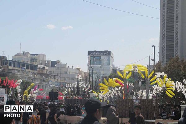 حضور میلیونی زائران در مشهد