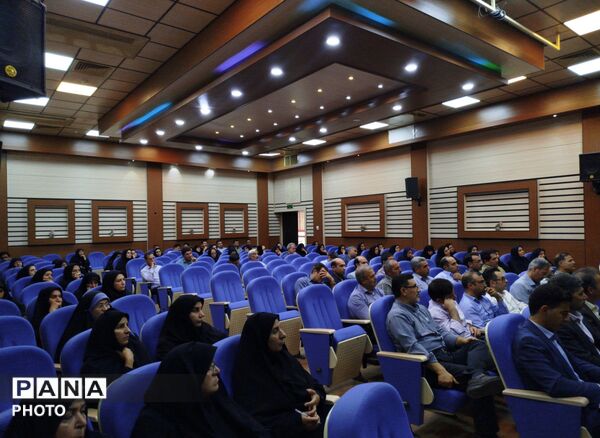 نشست مدیران آموزش و پرورش شهرستان بناب با محوریت آغاز سال تحصیلی جدید