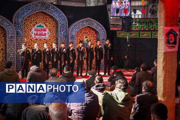 تشییع پیکر مطهر شهید گمنام ۱۷ ساله در اردکان 